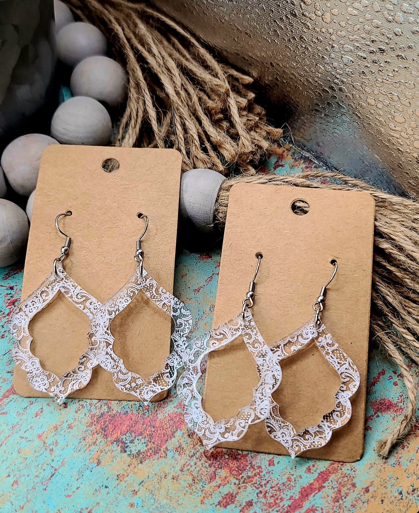White Lace Scallop Drop Cutout Eartings