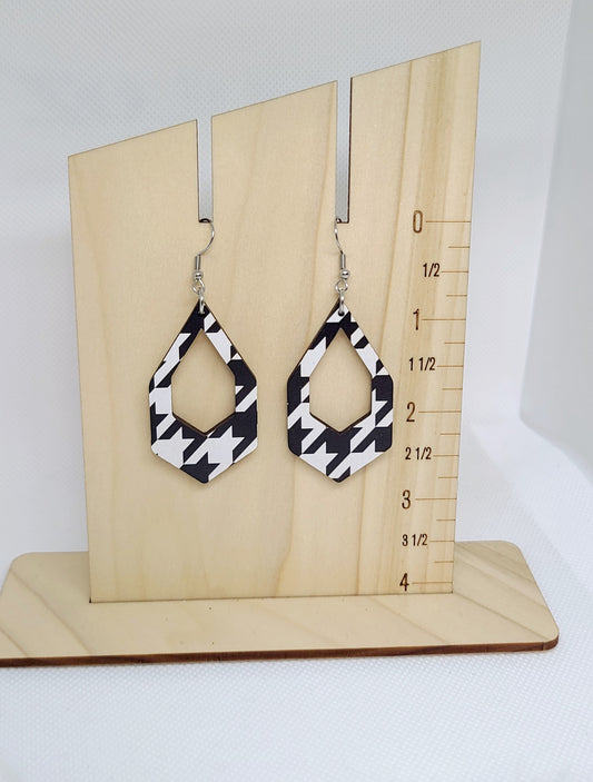 Houndstooth Cutout Earrings
