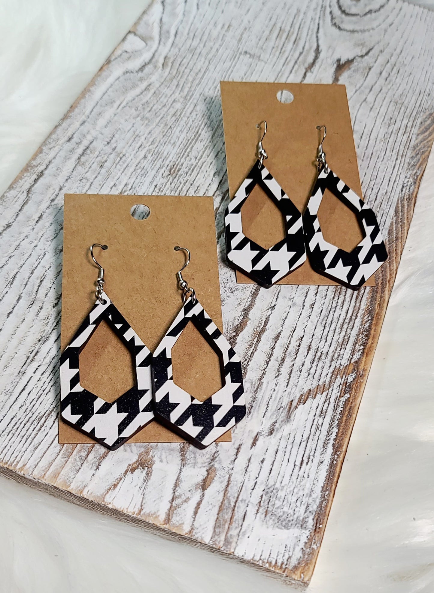 Houndstooth Cutout Earrings
